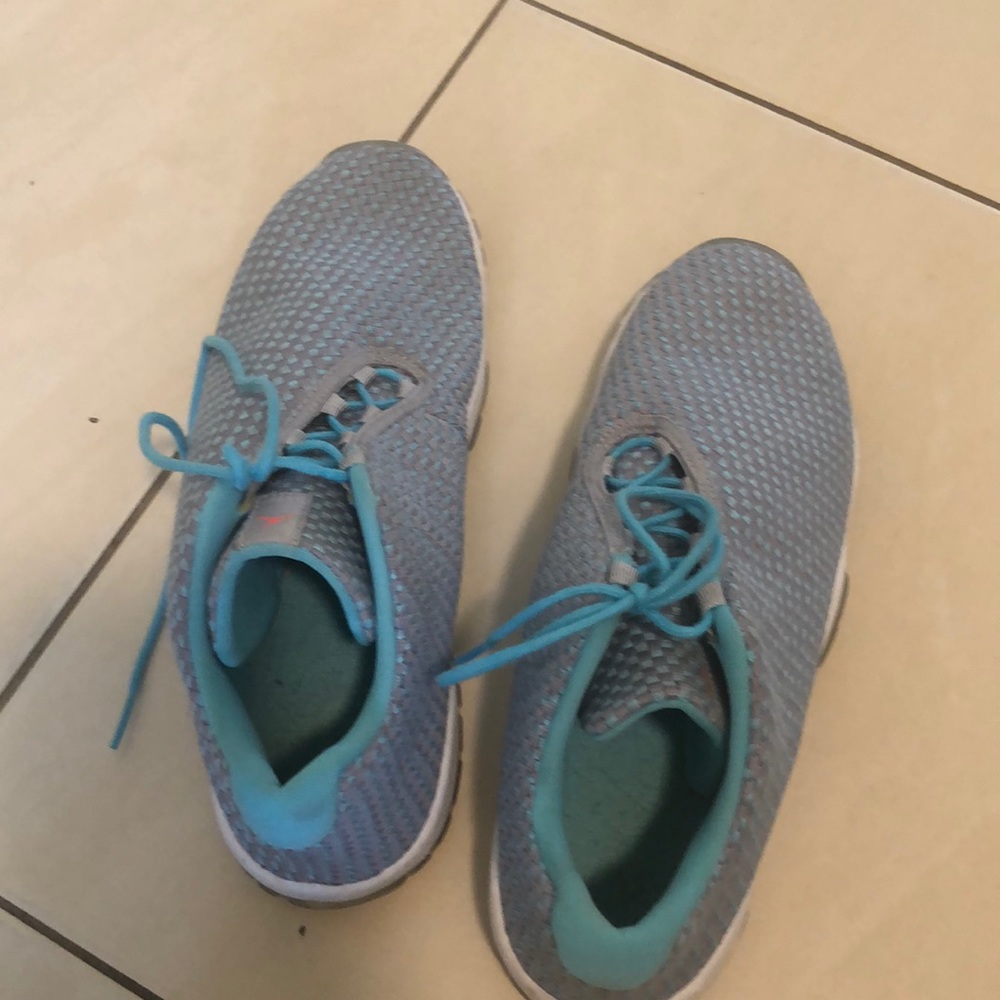 Jordan’s Gray and Teal Size 7.5